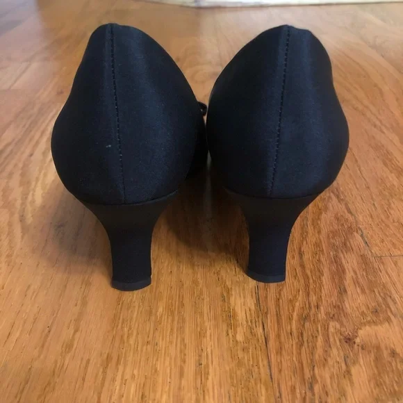 New Caparros Black Satin Leather Peep Toe Pumps 6 - Picture 5 of 7